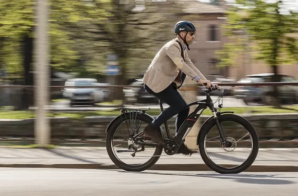 Velo electrique femme promotion Seven days Living Fantic 12