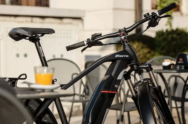 Velo electrique femme promotion Seven days Living Fantic 16