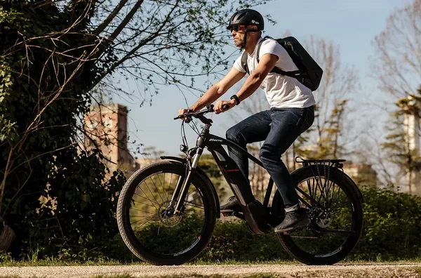 Velo electrique femme promotion Seven days Living Fantic 24